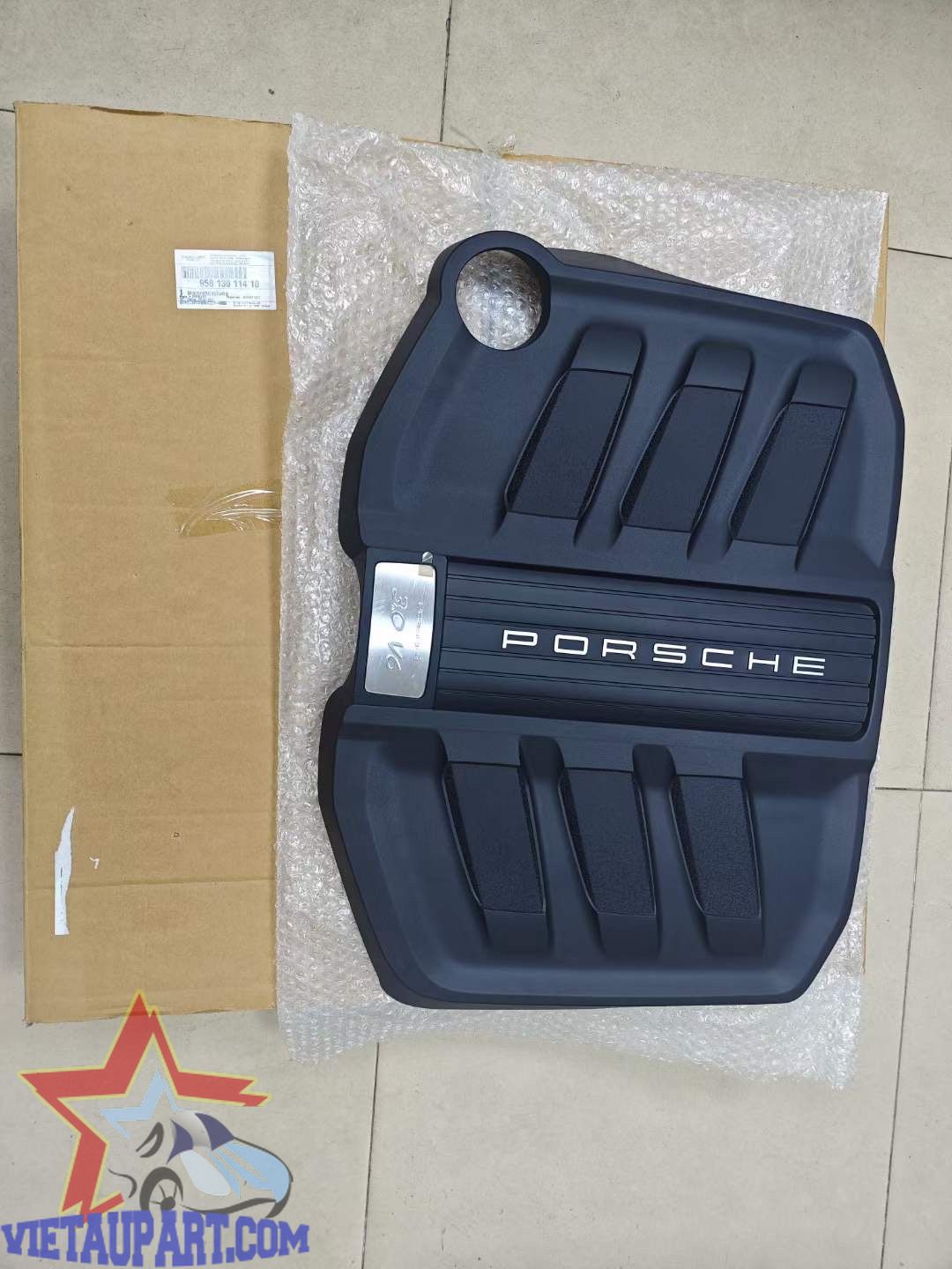 Ốp che động cơ Porsche