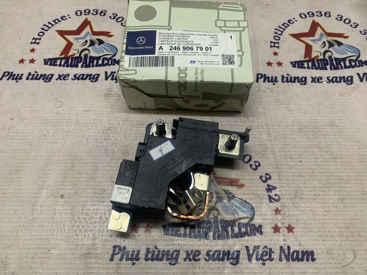 Cọc dương ắc quy Mercedes GLC300 2020
