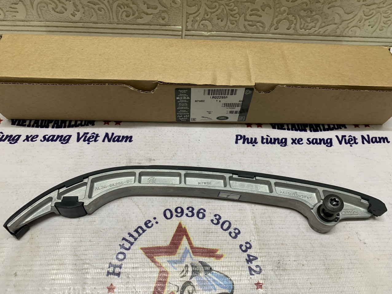 Tỳ cam cong phải Range Rover L322